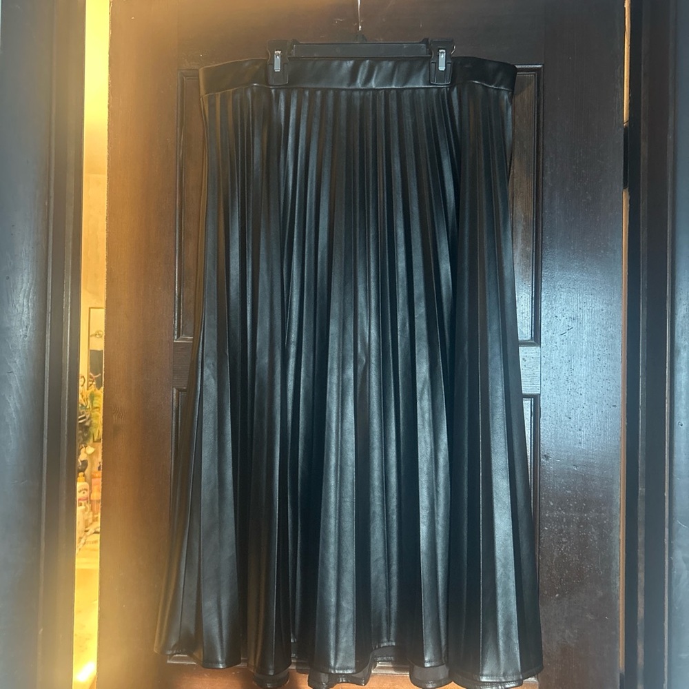 Fashion Nova Pleated Faux Leather Black Skirt
